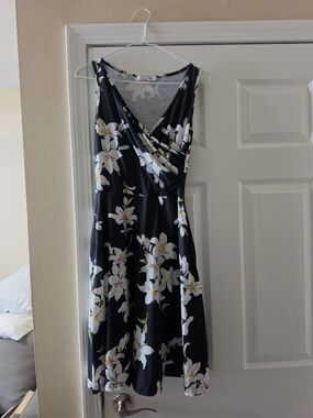 Slig Sleeveless Black Floral Dress- S